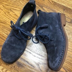 Navy Suede Hush Puppies Ankle Bootie Sz 6